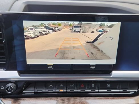 Used 2023 Chevrolet Silverado 1500 LT RWD image 6