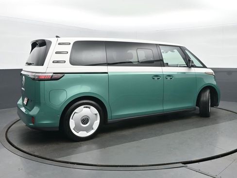 Used 2025 Volkswagen ID. Buzz 1st Edition image 3