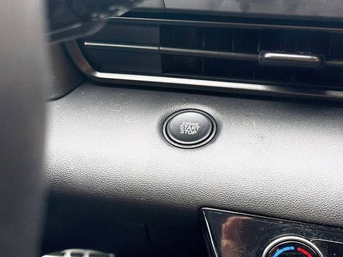 Used 2025 Hyundai Elantra Sport image 23