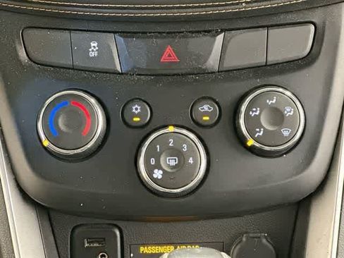 Used 2018 Chevrolet Trax LS FWD image 12