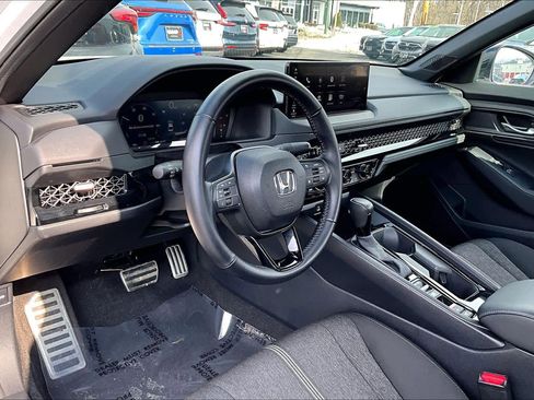 Used 2025 Honda Accord Sport image 18