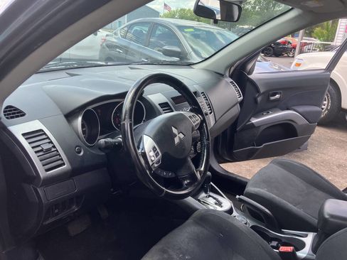 Used 2009 Mitsubishi Outlander ES image 19
