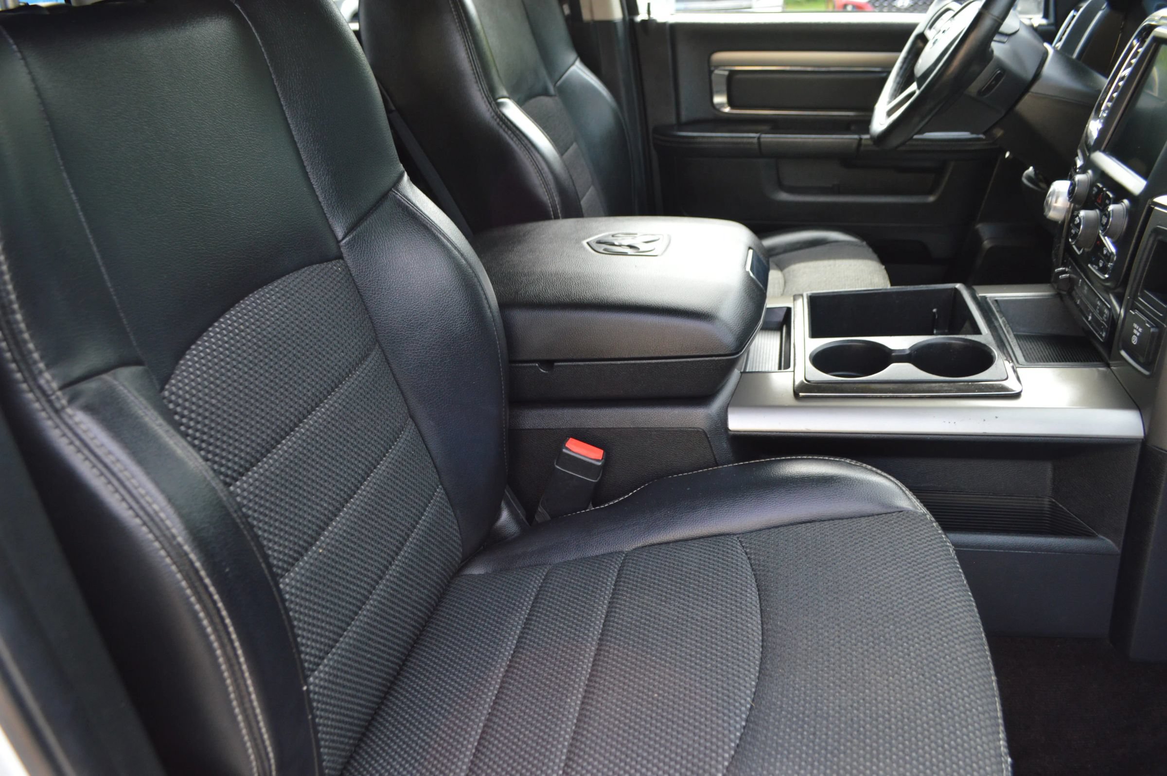 Used 2014 RAM 1500 Sport w/ Convenience Group AWD/4WD image 24