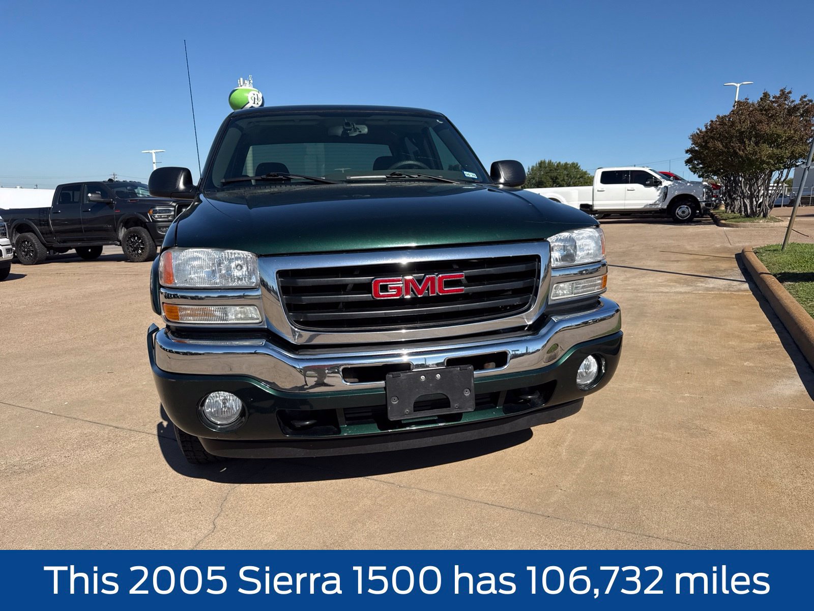 Used 2005 GMC Sierra 1500 SLE w/ Off-Road Package AWD/4WD image 2