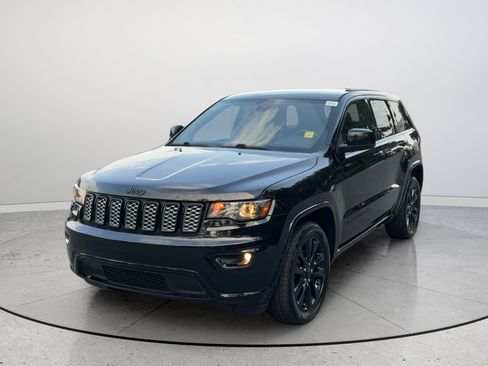 Used 2018 Jeep Grand Cherokee Altitude AWD/4WD image 7
