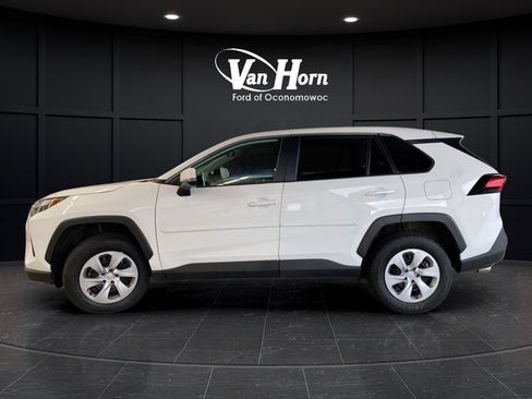 Used 2023 Toyota RAV4 LE AWD/4WD image 4