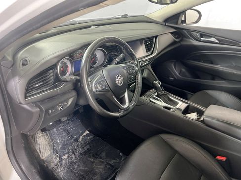 Used 2018 Buick Regal Essence w/ Driver Confidence Package #1 image 9