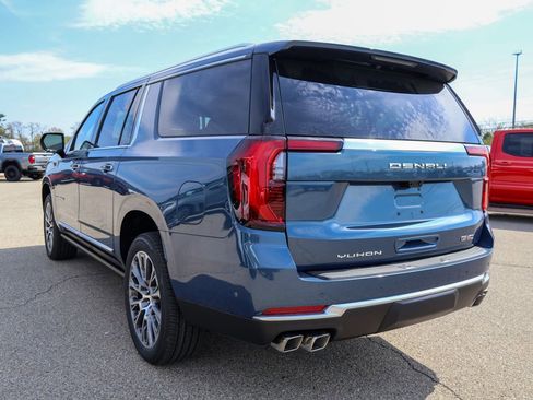 New 2026 GMC Yukon XL Denali w/ Denali Reserve Package AWD/4WD image 32