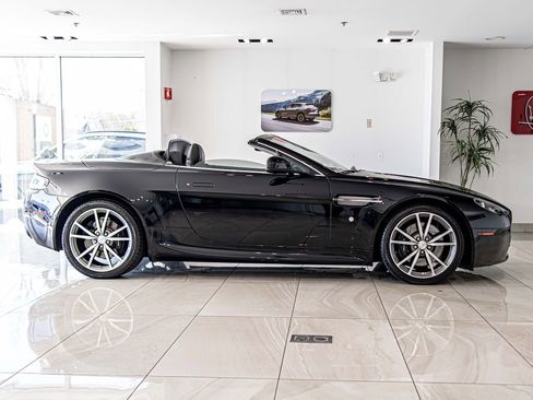 Used 2010 Aston Martin V8 Vantage Roadster RWD image 9