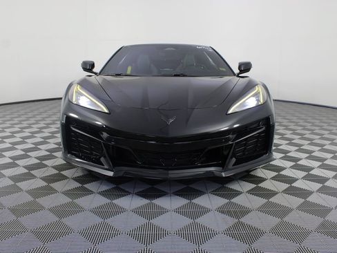 Used 2025 Chevrolet Corvette Z06 RWD image 9