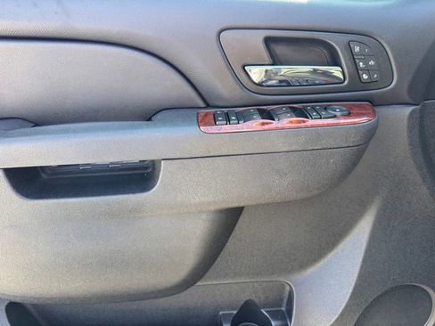 Used 2013 Chevrolet Tahoe LTZ image 21