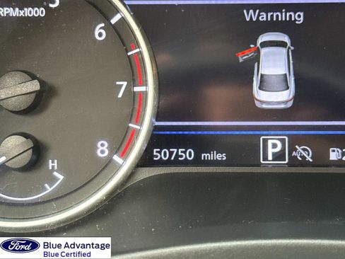 Used 2024 Nissan Sentra SV image 2