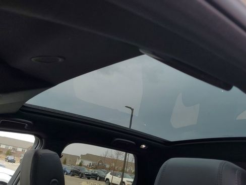 Used 2026 Land Rover Discovery Sport Landmark image 9