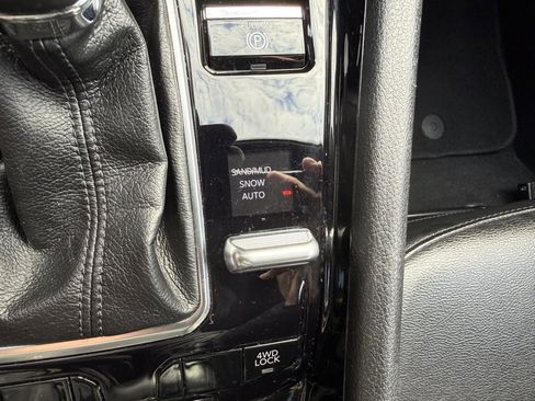 Used 2024 Jeep Compass Limited image 25