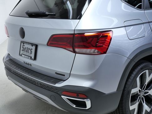 Used 2022 Volkswagen Taos SEL AWD/4WD image 5