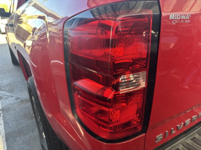 Used 2018 Chevrolet Silverado 1500 Custom w/ Custom Value Package RWD image 10