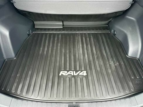 Used 2025 Toyota RAV4 LE AWD/4WD image 18