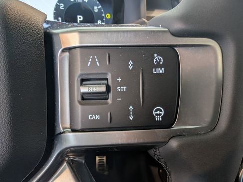 New 2026 Land Rover Discovery Limited Edition image 18