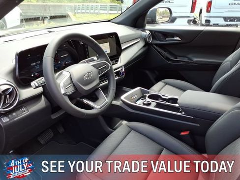 New 2026 Chevrolet Equinox LT w/ Convenience Package II FWD image 3