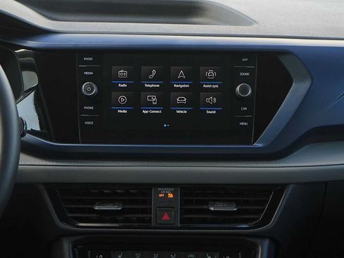 Used 2024 Volkswagen Taos SE FWD image 19