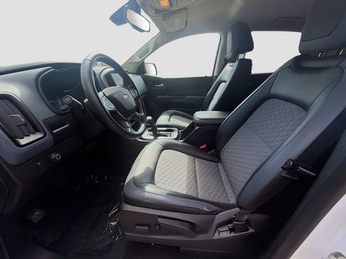 Used 2017 Chevrolet Colorado Z71 RWD image 18