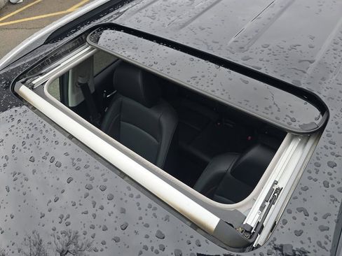 Used 2022 Kia Seltos SX w/ Sunroof Package image 3