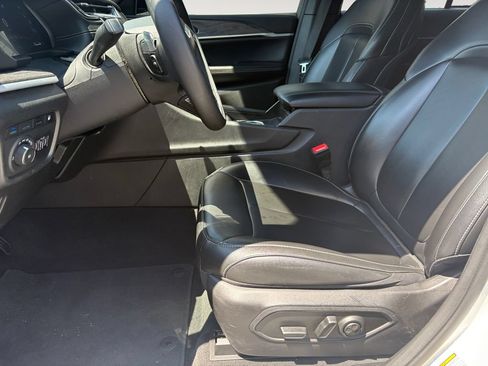 Used 2024 Jeep Grand Cherokee Limited 4xe AWD/4WD image 9