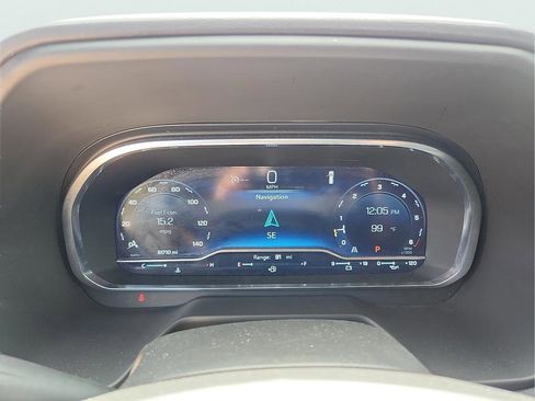 Used 2024 Chevrolet Suburban LT RWD image 22