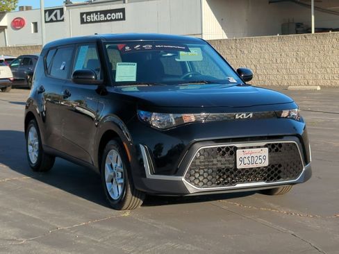 Used 2023 Kia Soul S image 3