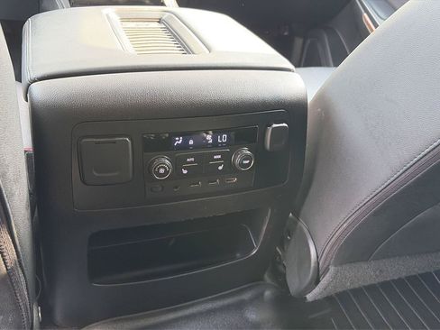 Used 2019 Chevrolet Suburban Premier AWD/4WD image 30