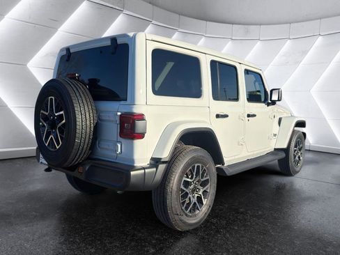New 2026 Jeep Wrangler Sahara AWD/4WD image 8