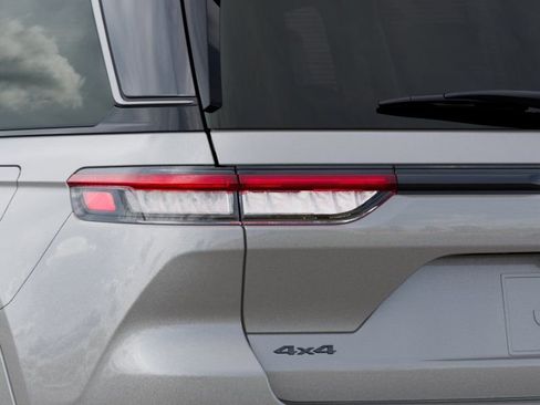 New 2026 Jeep Grand Cherokee Summit AWD/4WD image 9
