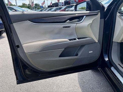 Used 2014 Cadillac XTS Platinum FWD image 24