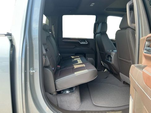 Used 2025 GMC Sierra 2500 Denali w/ Denali Reserve Package AWD/4WD image 23
