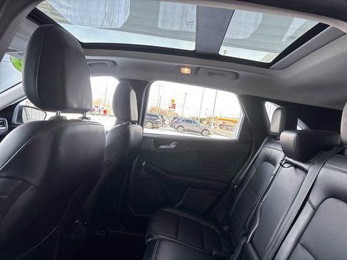 Used 2024 Ford Escape Platinum image 27