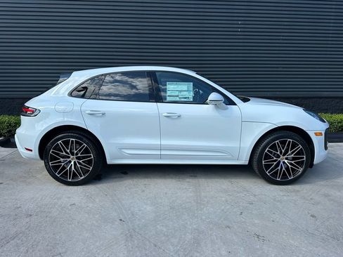 Used 2026 Porsche Macan AWD/4WD image 10