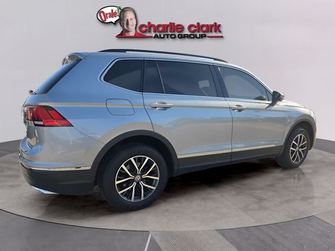 Used 2020 Volkswagen Tiguan SE w/ Panoramic Sunroof Package FWD image 6