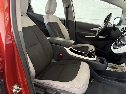 Used 2020 Chevrolet Bolt LT image 32