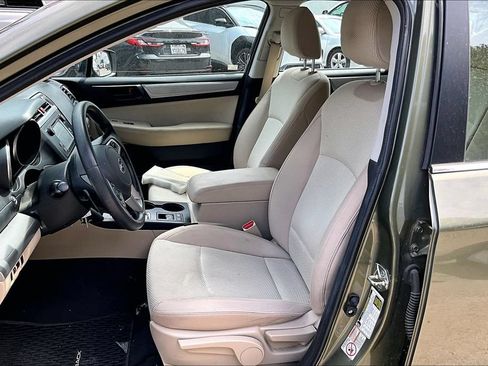 Used 2016 Subaru Outback 2.5i AWD/4WD image 9