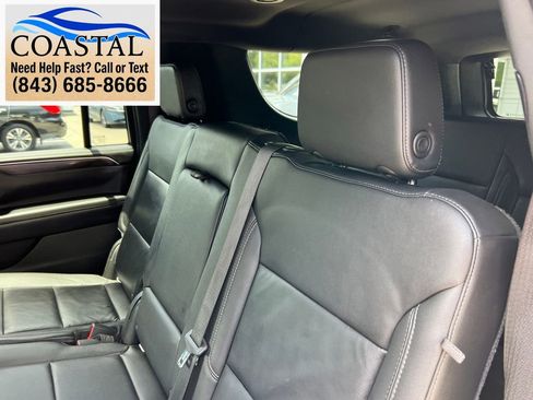 Used 2021 Chevrolet Suburban LT RWD image 17