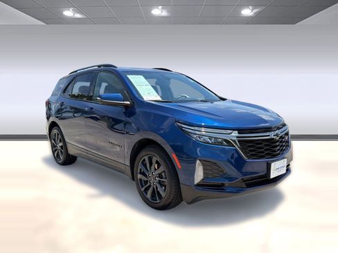 Certified 2022 Chevrolet Equinox RS w/ Infotainment Package FWD image 7