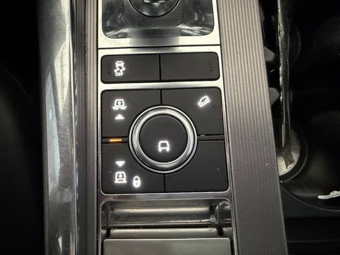 Used 2018 Land Rover Range Rover Sport HSE AWD/4WD image 34