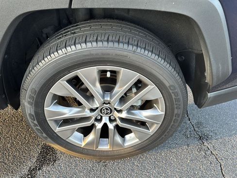 Used 2022 Toyota RAV4 Limited image 34