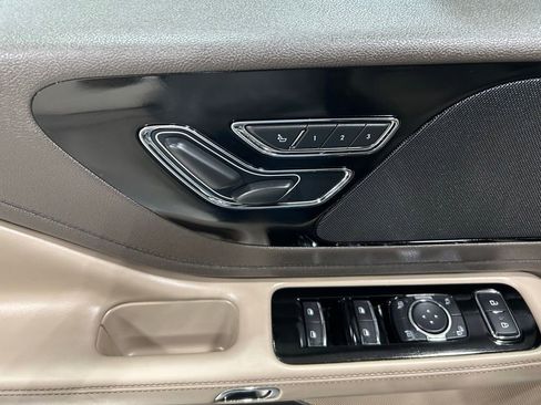 Certified 2023 Lincoln Aviator AWD w/ Premium Package image 13