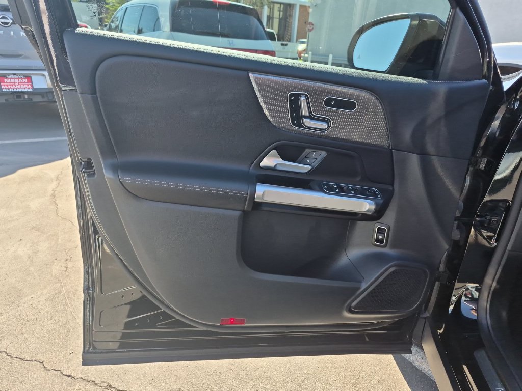 Used 2023 Mercedes-Benz GLB 250 image 12
