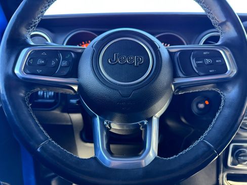 Used 2021 Jeep Wrangler Unlimited Sahara image 20