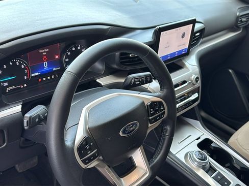 Certified 2023 Ford Explorer XLT image 21