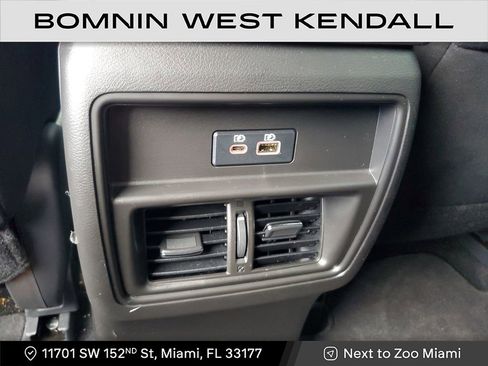 Used 2021 Nissan Murano SV image 16