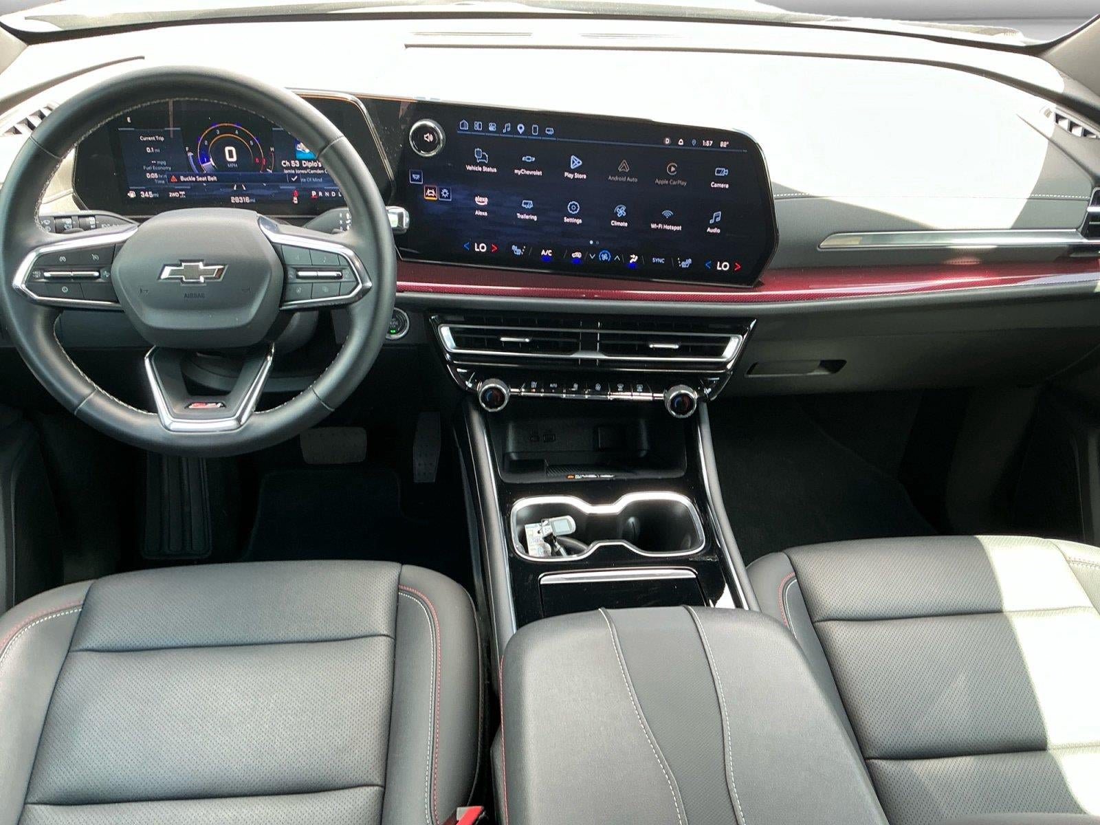 Used 2025 Chevrolet Traverse Z71 AWD/4WD image 11