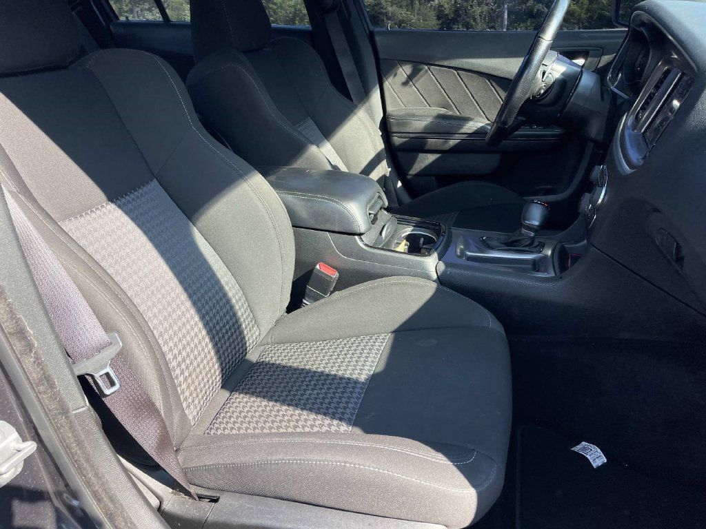 Used 2022 Dodge Charger R/T w/ Driver Convenience Group RWD image 21